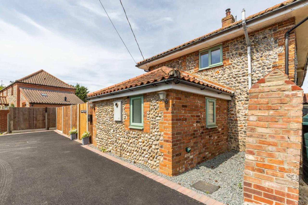 Host & Stay - Sand Pit Cottage Thorpe Market Bagian luar foto